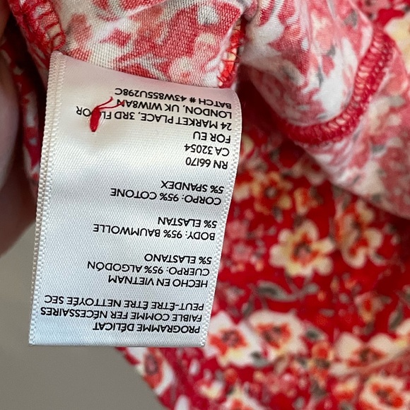 Floral Red Sleeveless Top - Picture 4 of 5